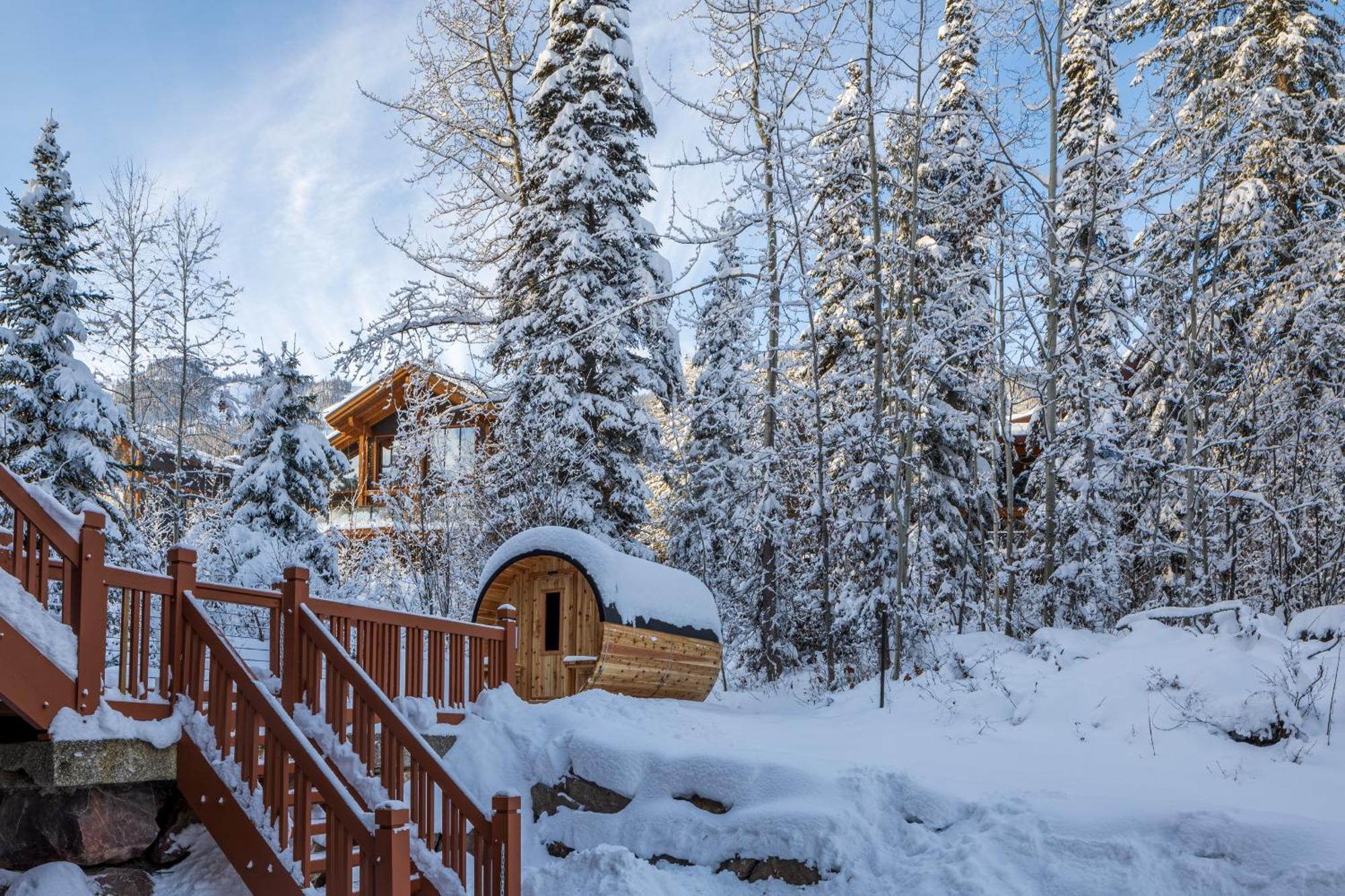 Copper Horse Lodge Golden Ngoại thất bức ảnh
